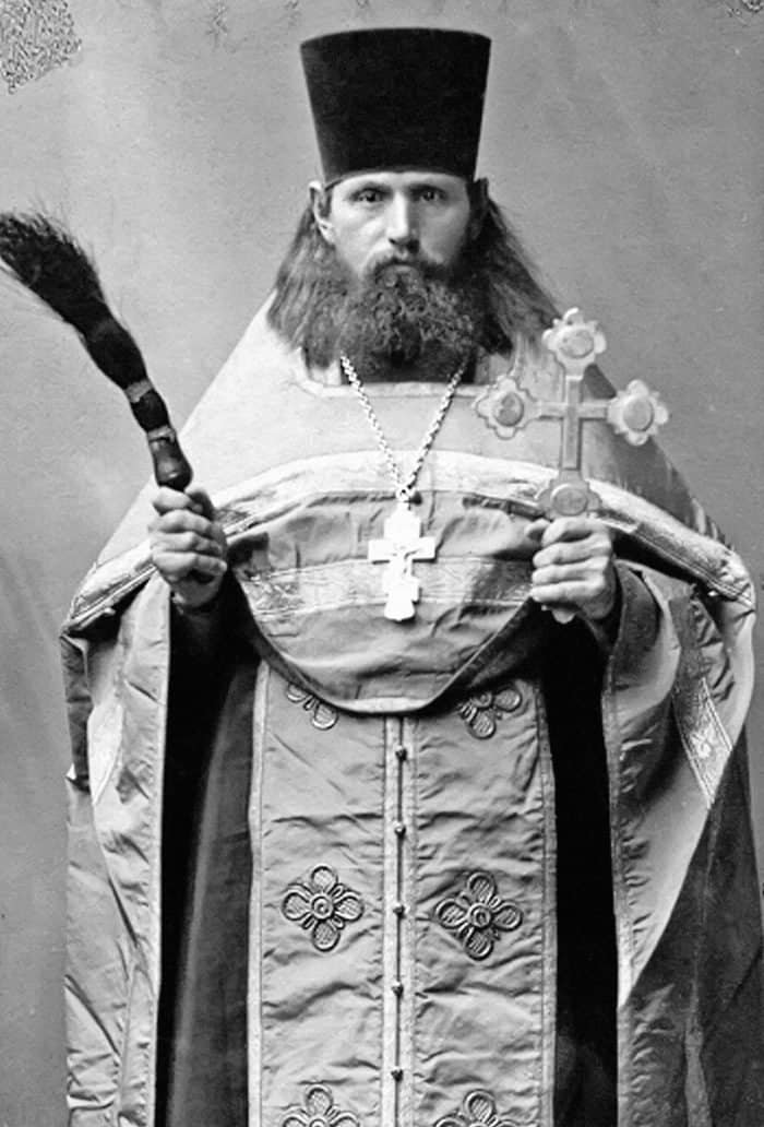 Иеромонах Софроний (Несмеянов). Фото около 1927 года. Даже этот «парадный» портрет передает мужество и спокойную целеустремленность священника