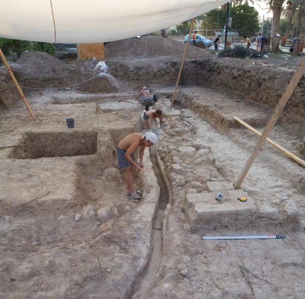 Российские археологи нашли в Иерихоне церковный клад