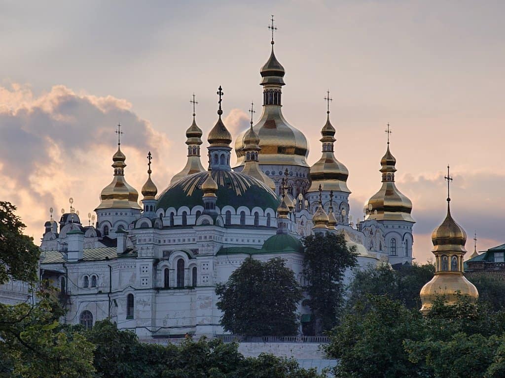 Русь православная. Киево-Печерский монастырь Киевская Русь. Загадочная Таинственная Киево Печерская Лавра. Киево Печерская Лавра в древней Руси. Свя́то-Успе́нская Ки́ево-Пече́рская Ла́вра.