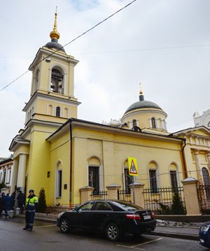 Патриарх Кирилл освятил возрожденный храм XV века на Сивцевом Вражке