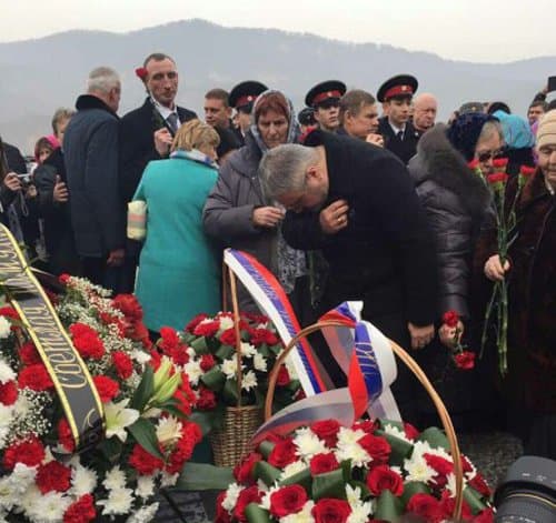 10-тонный крест в память о погибших десантниках установили в Чечне