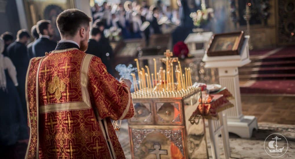 На 40-й день после трагедии в Кемерово во всех храмах молятся о ее жертвах