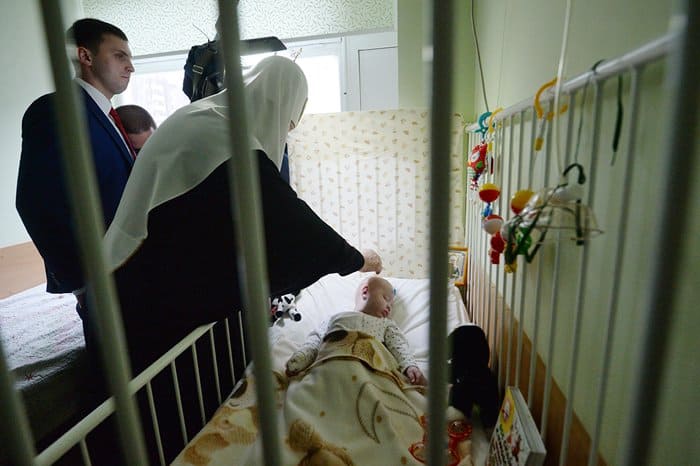 Патриарх Кирилл поздравил с Пасхой маленьких пациентов РДКБ