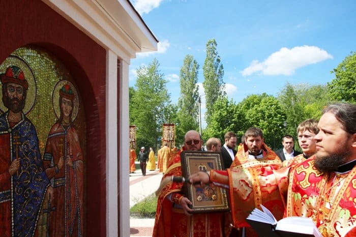 В Борисоглебске установили памятник святым покровителям города