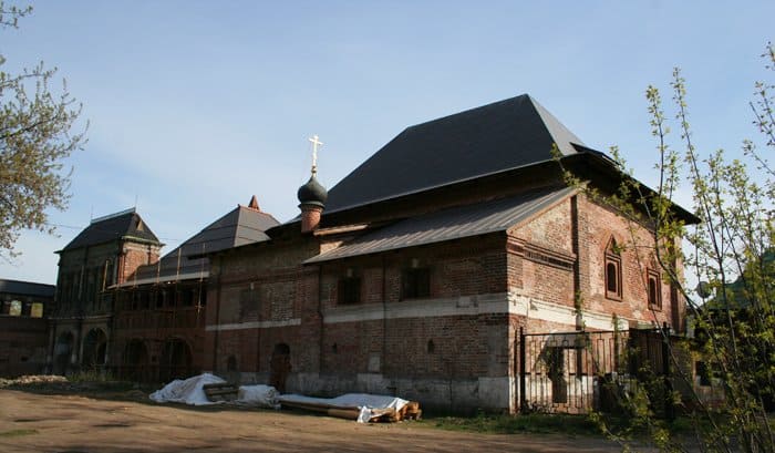 Храм на Крутицком подворье Москвы передали Церкви