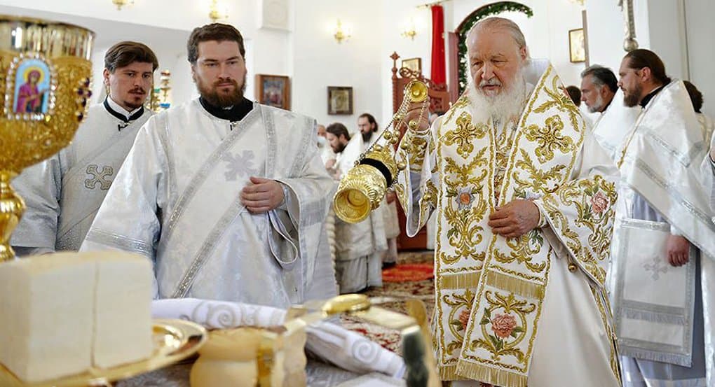 Патриарх Кирилл помолился о жертвах урагана в Москве