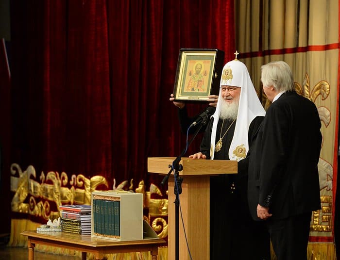 В Бишкеке представили книгу патриарха Кирилла на киргизском языке