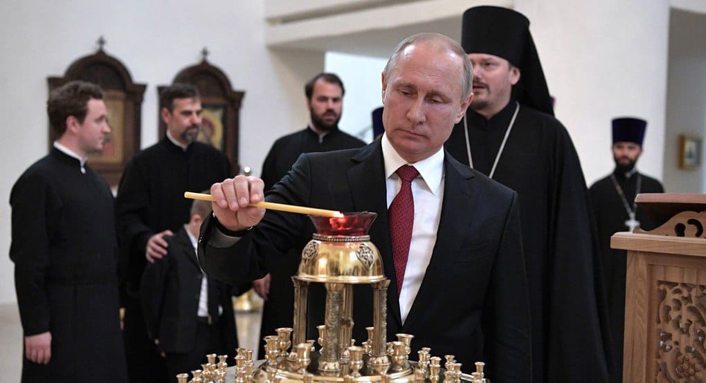 Владимир Путин подарил икону Русскому духовному центру в Париже
