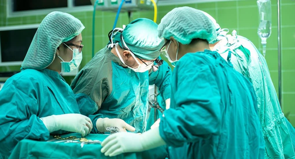 Вероника Скворцова поручила вернуть в НМИЦ двоих детских трансплантологов
