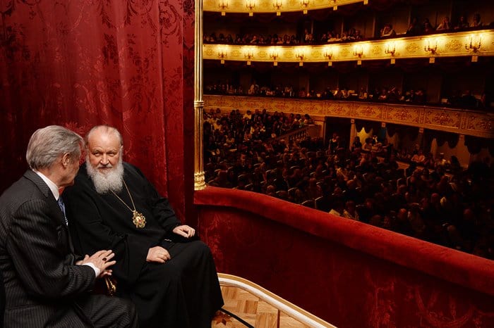 Патриарх посмотрел в Малом театре спектакль «Таланты и поклонники»