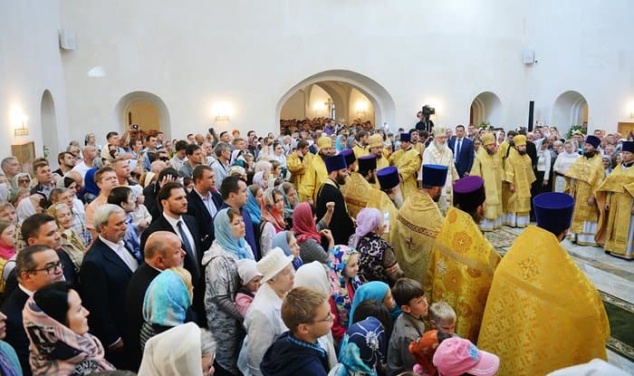 Патриарх Кирилл освятил в Троицке двухэтажный храм на тысячу человек