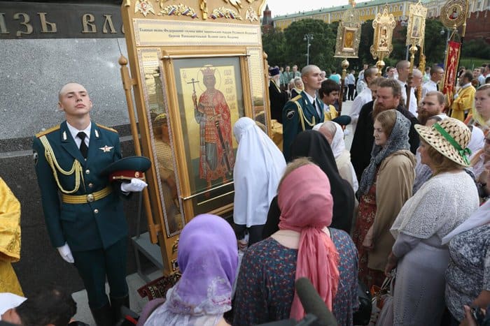 Из Кремля к святому Владимиру: День Крещения Руси в Москве
