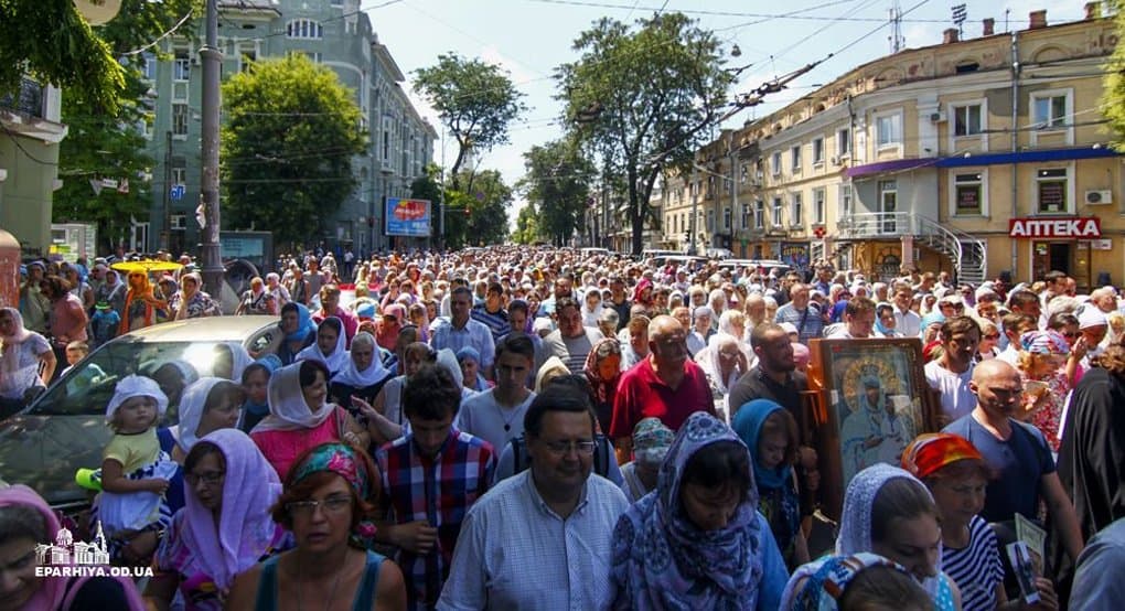 Тысячи верующих прошли с Касперовской иконой по Одессе