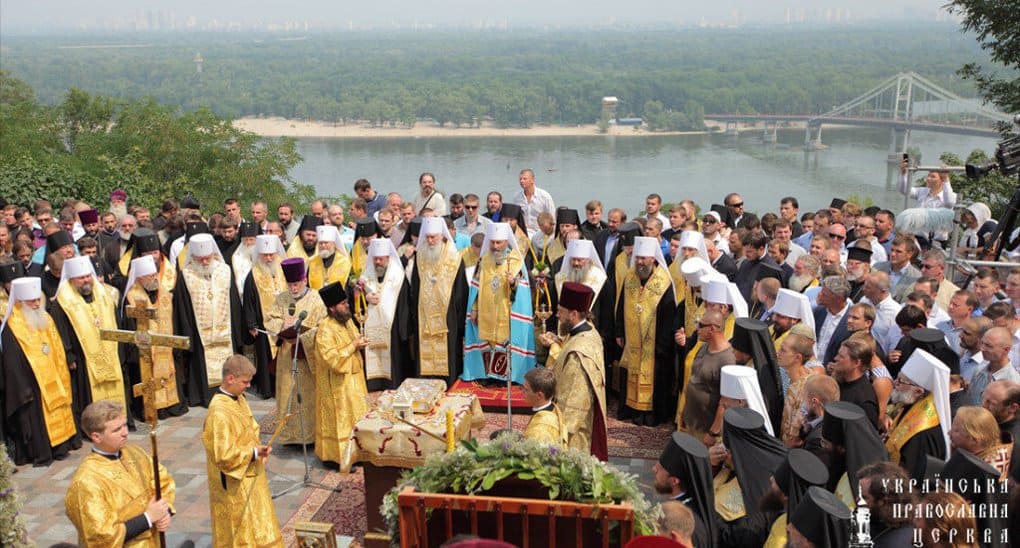 Митрополит Онуфрий призвал в день Крещения Руси особо помолиться за Украину