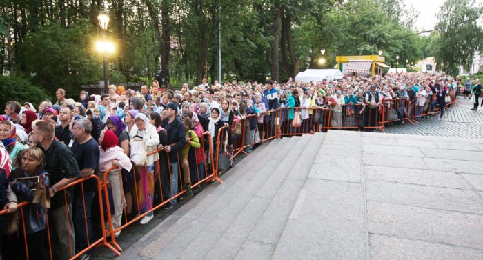 Последний день поклонения мощам святителя Николая в России