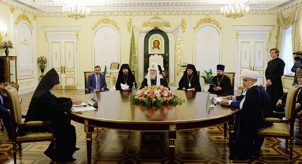 При участии патриарха Кирилла подписана декларация об урегулировании конфликта в Нагорном Карабахе