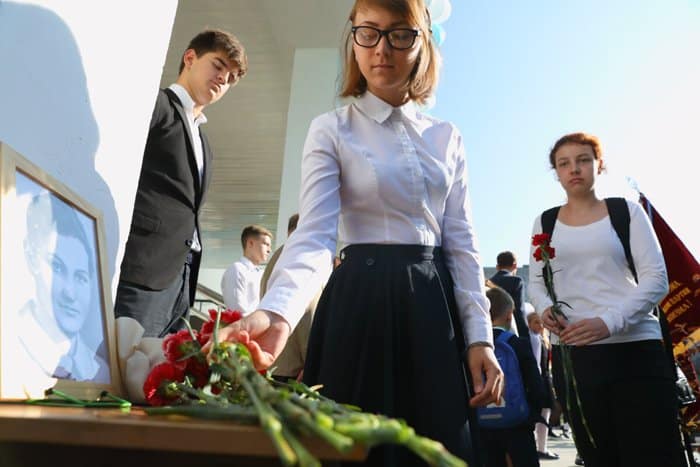 На школе, в которой училась Зоя Космодемьянская, установили памятную доску