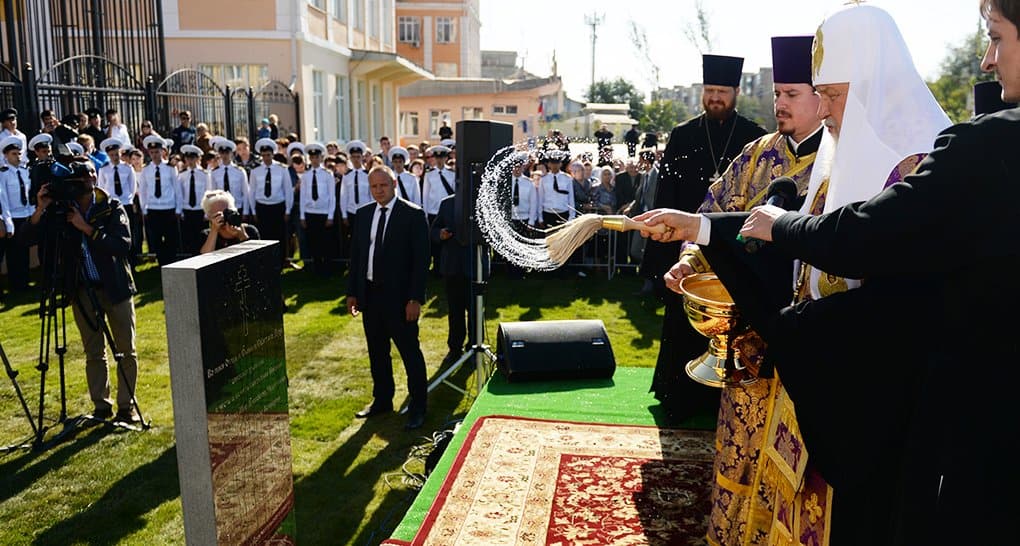 Патриарх Кирилл заложил храм в Каспийском институте Астрахани