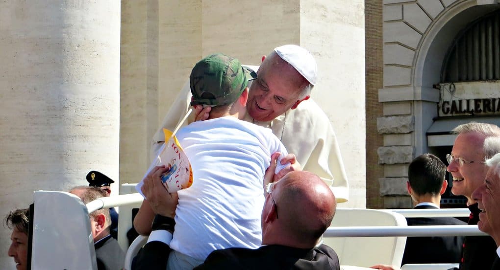 Свои именины Папа Франциск отметит в кругу бедняков и бездомных