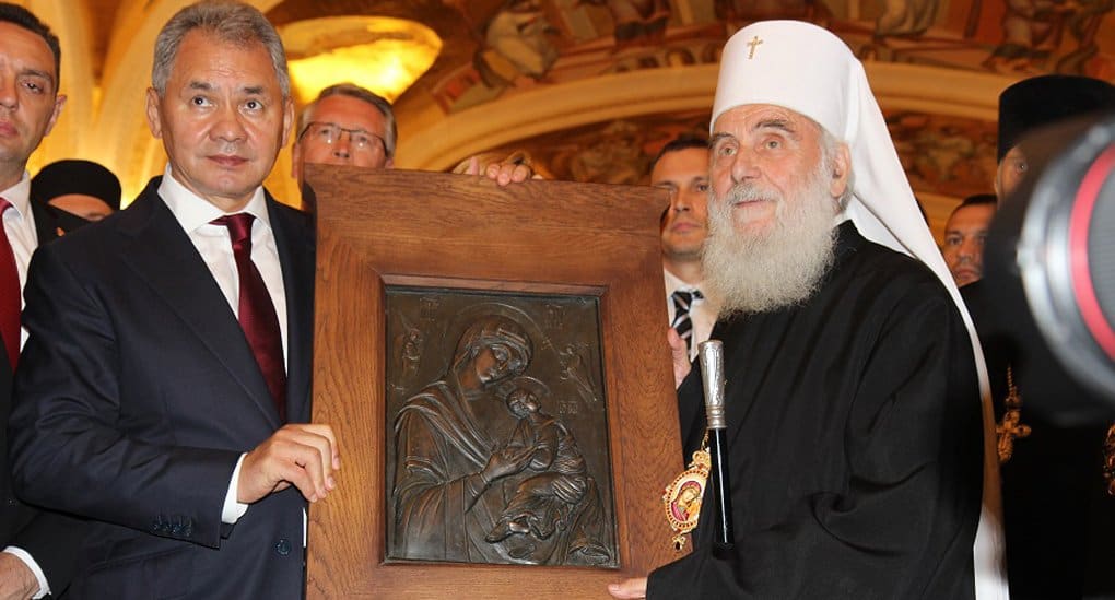 Сергей Шойгу подарил главному храму Сербии икону Богородицы