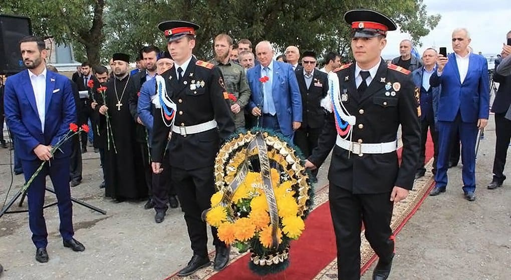 Останки 86 советских солдат торжественно захоронили в Чечне