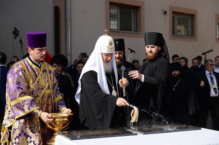 Патриарх Кирилл освятил главный собор Ташкента и место под духовный центр