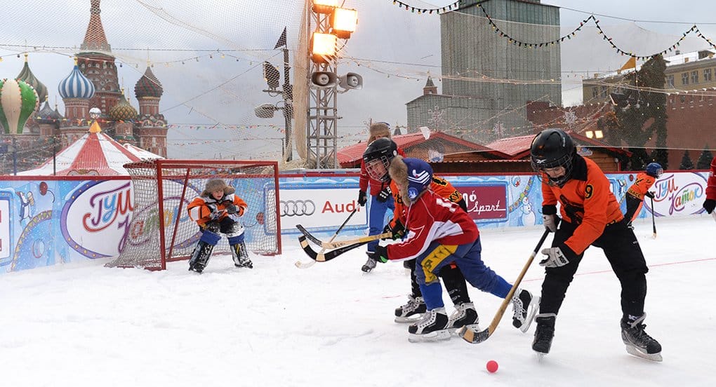 Патриарх Кирилл призвал развивать хоккей с мячом, лапту и городки