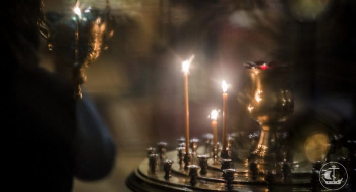Когда в церкви ставишь свечку за здравие или упокой, это одна свеча - один человек?