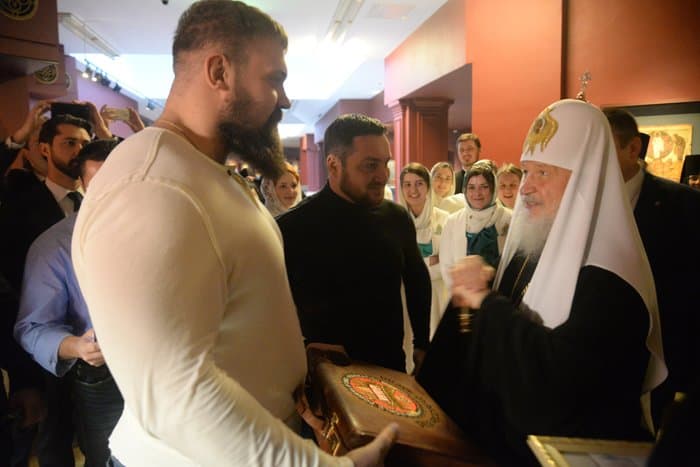 Известные спортсмены поздравили патриарха Кирилла с Днем рождения