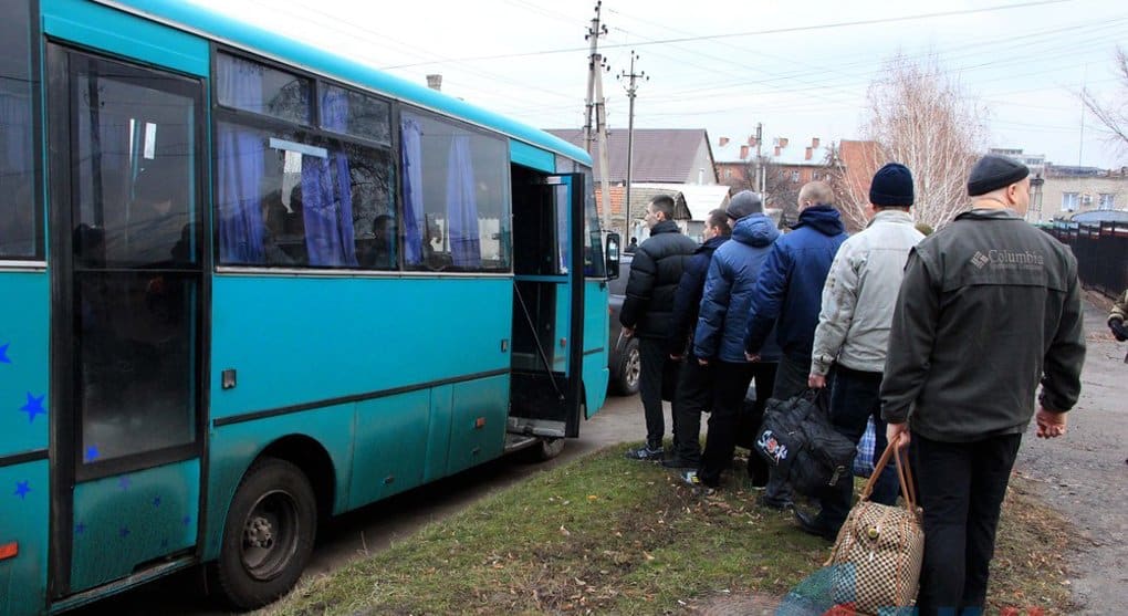 Участники конфликта в Донбассе при участии Церкви обменялись пленными
