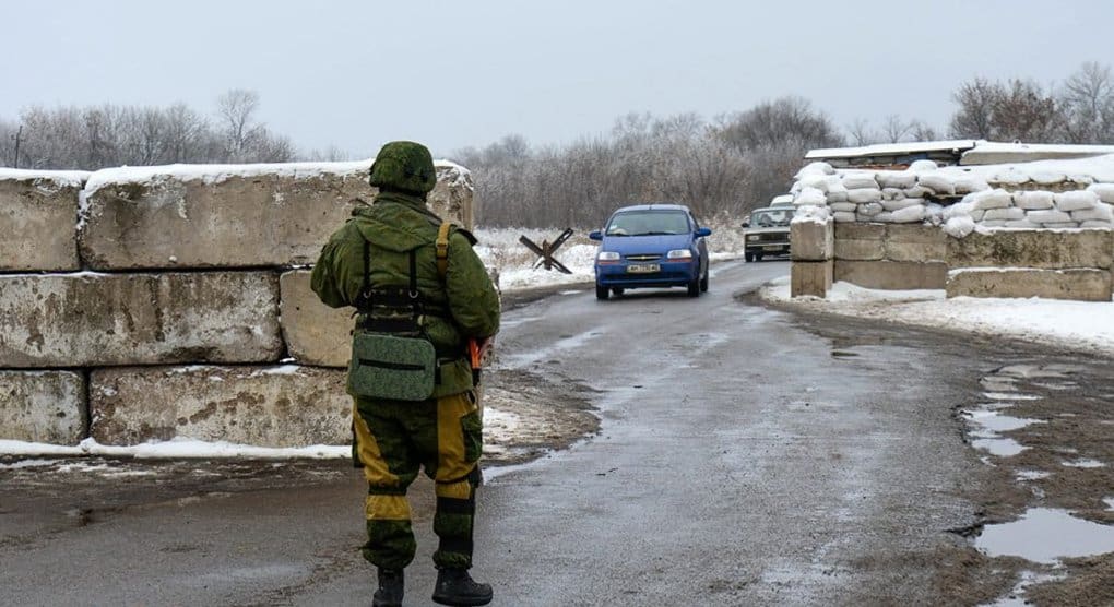 Пленных участников конфликта в Донбассе доставили к месту обмена