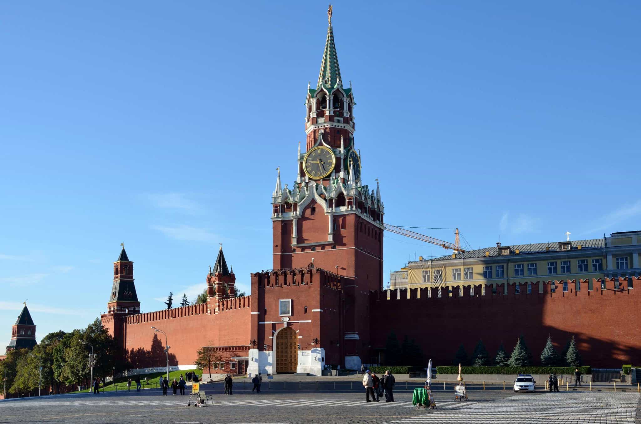 Почему главная башня московского Кремля называется Спасской?