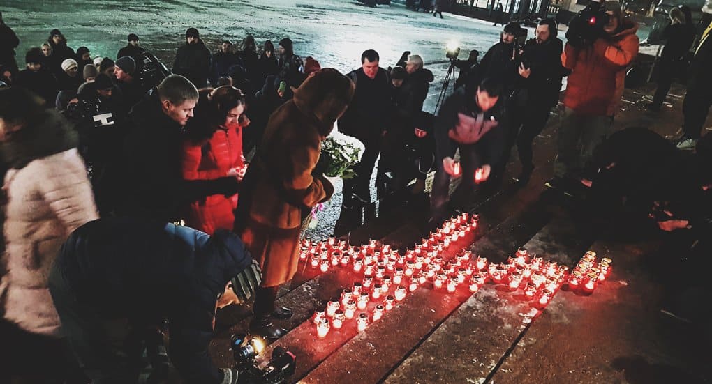 Православная молодежь Москвы зажгла 71 лампаду в память о жертвах крушения Ан-148