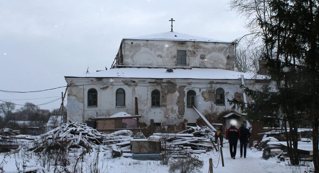 Закладные кресты XIV-XV веков нашли при реставрации храма в Новгороде