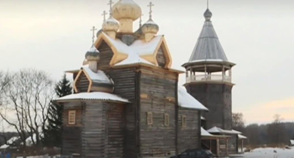 Восстановлен последний на северо-западе России деревянный пятиглавый храм