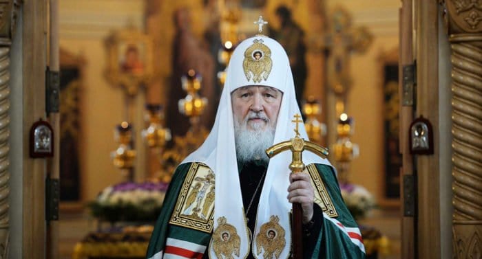 Патриарх Кирилл призвал верующих Крыма помочь семьям погибших в колледже Керчи