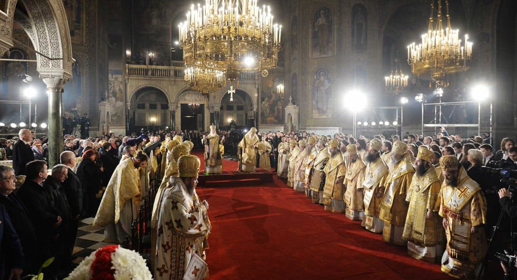 Патриархи Кирилл и Неофит совершили Литургию в главном храме Болгарии