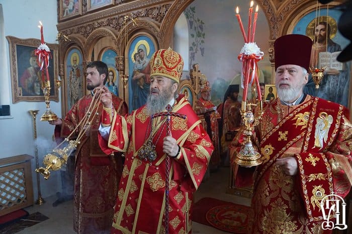 Митрополит Онуфрий освятил храм при детском центре под Киевом