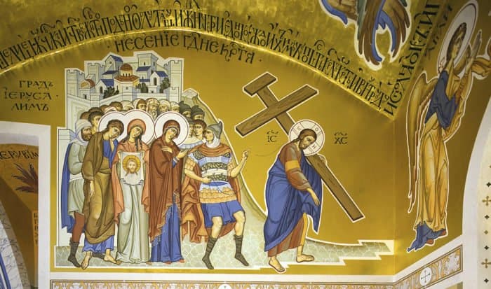 Почему на некоторых иконах Крест вместо Христа несет другой человек?