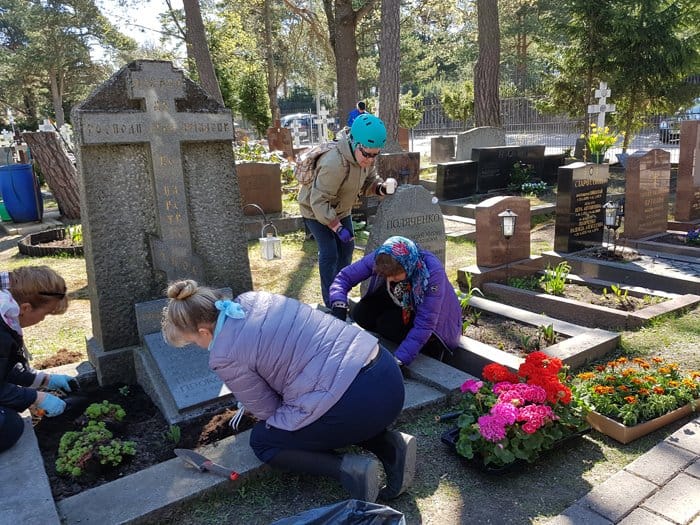 Православные Хельсинки ухаживают за могилами русских, финнов и шведов