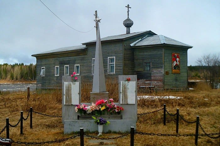 В холмогорской деревне, где постоянно живет один человек, совершили Литургию