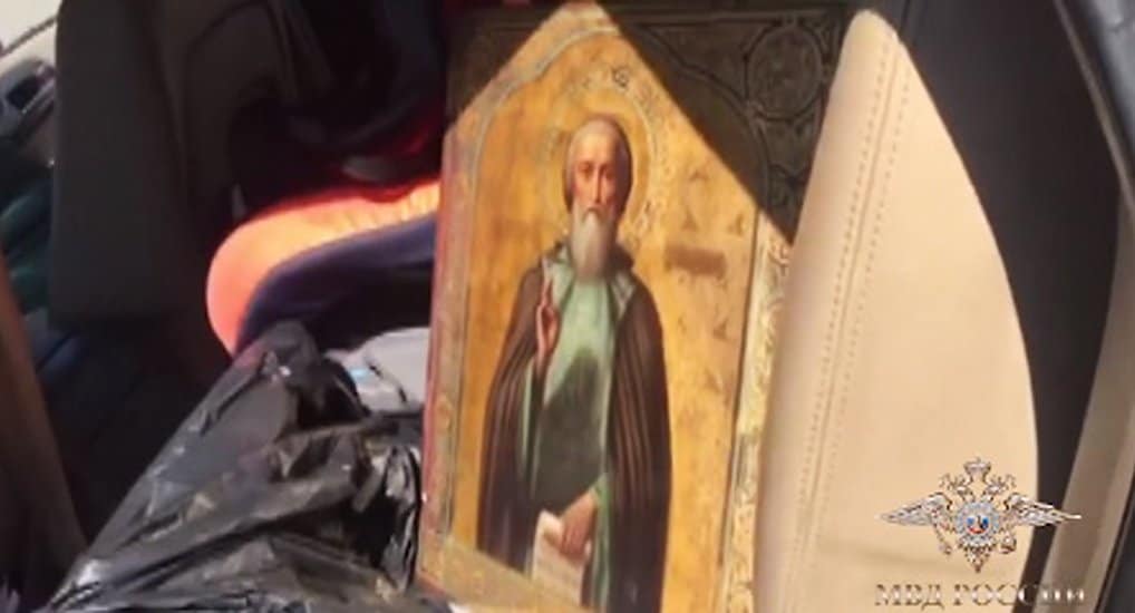 Полицейские нашли 10 старинных икон, украденных из нижегородского монастыря