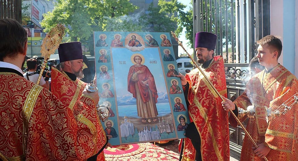 В Кыргызстан из Италии передали частицу мощей апостола Фомы