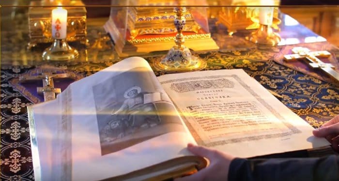 В телепроекте Якутской епархии известные общественники читают Евангелие