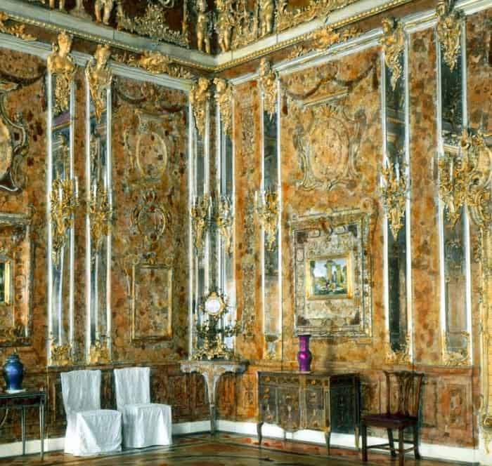 Catherine Palace interior Amber Room 1 e1528460150166