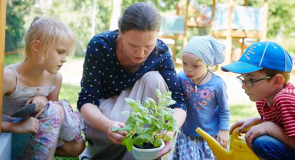 На день рождения актриса Нонна Гришаева попросила вместо подарков помочь 3-летней девочке