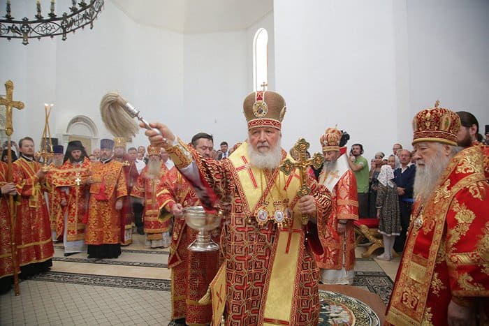 Патриарх Кирилл освятил два храма в Алапаевске