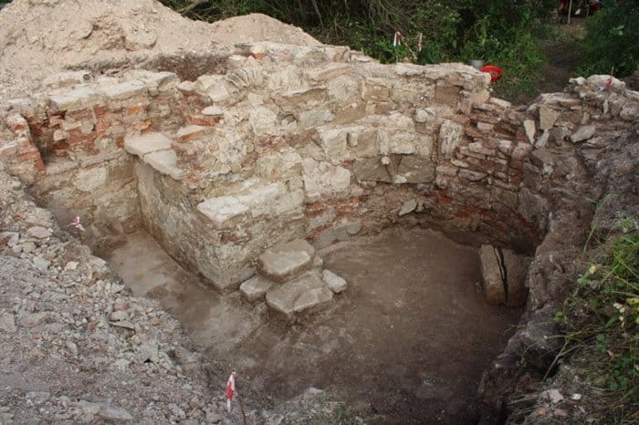 Потерянный храм XIV века раскопали в Новгороде