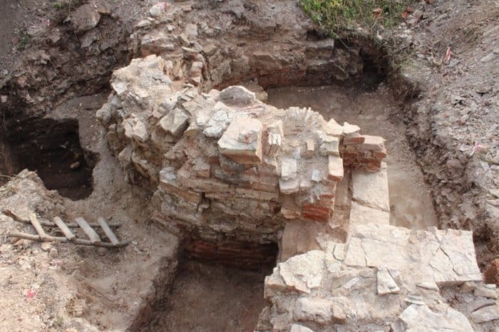 Потерянный храм XIV века раскопали в Новгороде