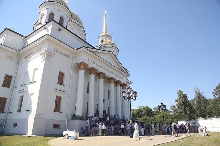 Екатеринбургскому монастырю временно передали 200-летнюю картину – ровесницу обители